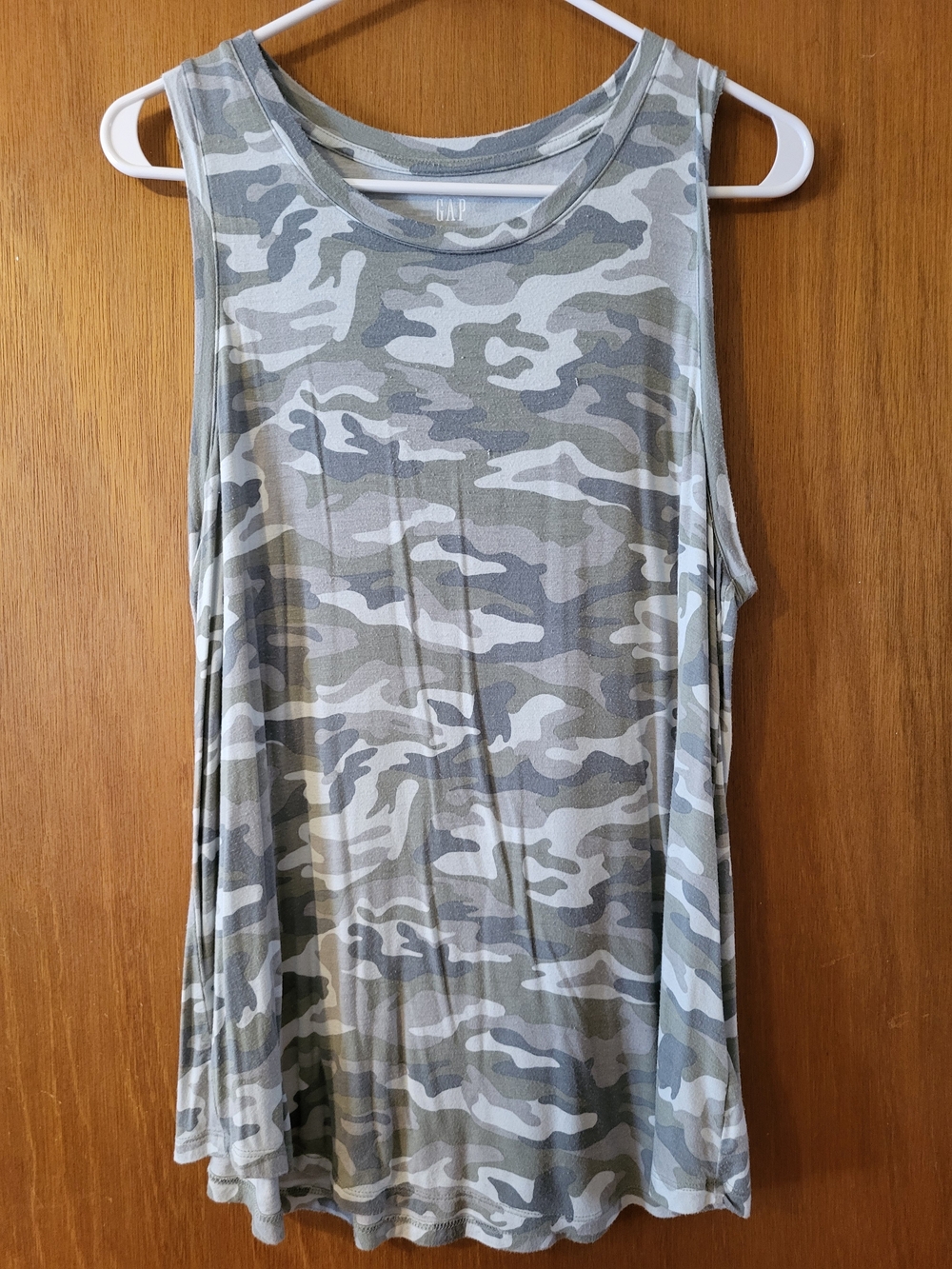 GAP Sleeveless Camo Tank Top - Gray & Olive Camo
